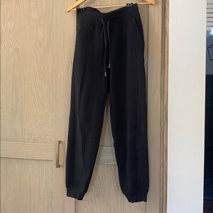 lululemon Scuba Jogger Black 26” w/embroidered leg logo Size 4